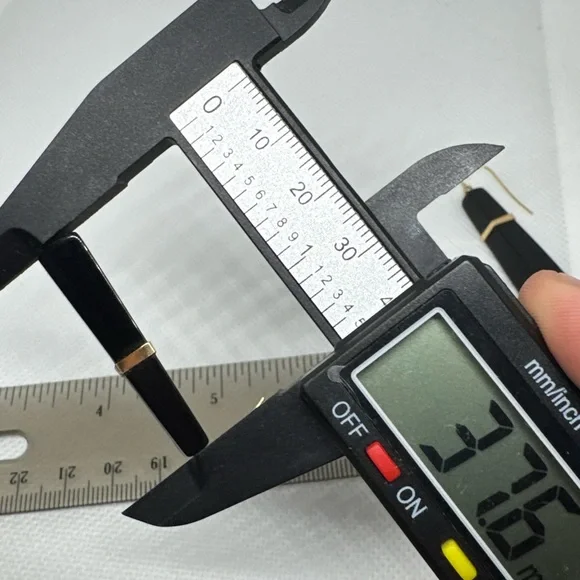 Vtg 14k Yellow Gold Dangling Earrings With Black Onyx Stone Stunning Fish Hook - Picture 16 of 16